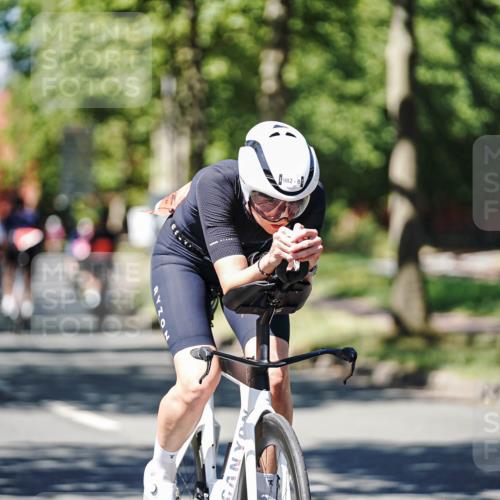 09.08.2026 - GEWOBA Citytriathlon Bremen Michael Burmester http://msf.ph/oto/9949752 09.08.2026 12:57:22 Radfahren 586, 603, 702, 806, 834, 838, 858, 886, 972, 982 meine-sportfotos.de