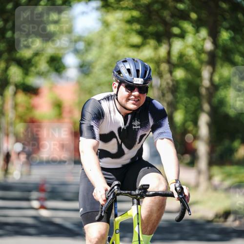 09.08.2026 - GEWOBA Citytriathlon Bremen Michael Burmester http://msf.ph/oto/9949775 09.08.2026 12:57:45 Radfahren 627, 701, 707, 711, 888, 919, 1136, 1153 meine-sportfotos.de