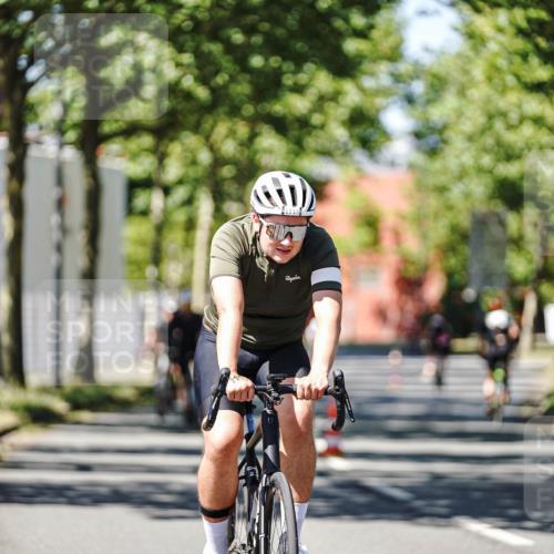 09.08.2026 - GEWOBA Citytriathlon Bremen Michael Burmester http://msf.ph/oto/9949857 09.08.2026 12:59:19 Radfahren 588, 656, 672, 693, 732, 805, 1115 meine-sportfotos.de