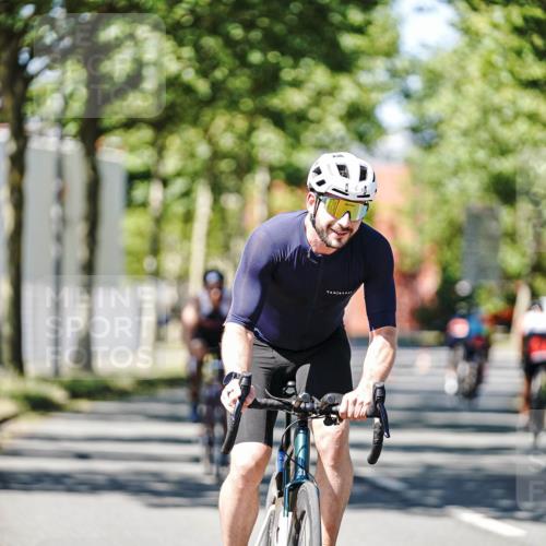09.08.2026 - GEWOBA Citytriathlon Bremen Michael Burmester http://msf.ph/oto/9949867 09.08.2026 12:59:40 Radfahren 635, 658, 712, 800, 817, 923 meine-sportfotos.de