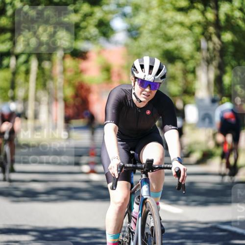 09.08.2026 - GEWOBA Citytriathlon Bremen Michael Burmester http://msf.ph/oto/9949884 09.08.2026 12:59:51 Radfahren 543, 712, 800, 817, 923, 942, 951, 956 meine-sportfotos.de