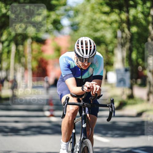 09.08.2026 - GEWOBA Citytriathlon Bremen Michael Burmester http://msf.ph/oto/9949908 09.08.2026 13:00:16 Radfahren 660, 661, 674, 753, 1128 meine-sportfotos.de