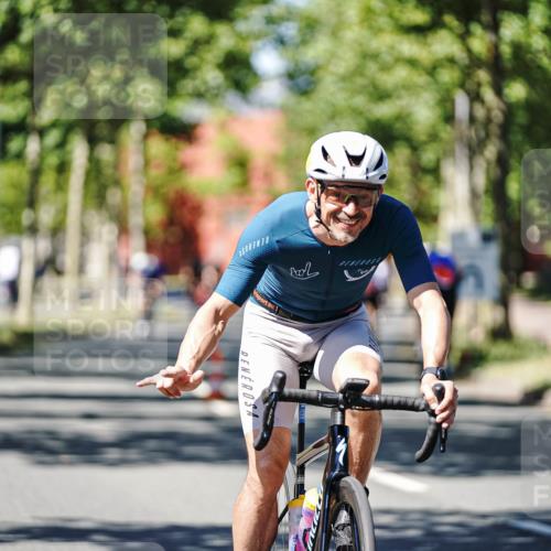 09.08.2026 - GEWOBA Citytriathlon Bremen Michael Burmester http://msf.ph/oto/9949918 09.08.2026 13:00:24 Radfahren 621, 660, 661, 753, 1010, 1128 meine-sportfotos.de