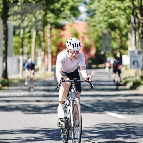 09.08.2026 - GEWOBA Citytriathlon Bremen Michael Burmester http://msf.ph/oto/9949946 09.08.2026 13:00:48 Radfahren 633, 649, 870, 933, 940, 989, 1004, 1104, 1107 meine-sportfotos.de