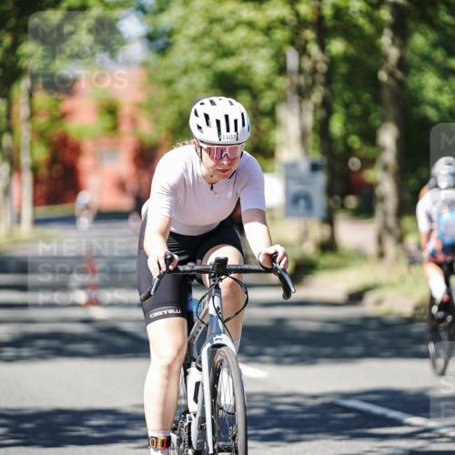09.08.2026 - GEWOBA Citytriathlon Bremen Michael Burmester http://msf.ph/oto/9949948 09.08.2026 13:00:48 Radfahren 633, 649, 870, 933, 940, 989, 1004, 1104, 1107 meine-sportfotos.de