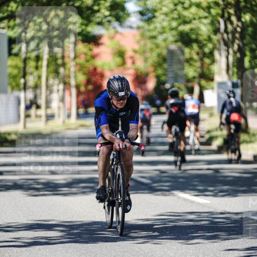 09.08.2026 - GEWOBA Citytriathlon Bremen Michael Burmester http://msf.ph/oto/9949950 09.08.2026 13:00:50 Radfahren 870, 933, 940, 989, 1004, 1104, 1107 meine-sportfotos.de