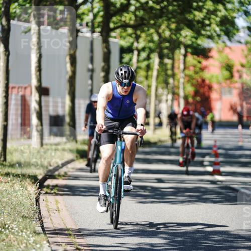 09.08.2026 - GEWOBA Citytriathlon Bremen Michael Burmester http://msf.ph/oto/9949962 09.08.2026 13:01:08 Radfahren 558, 643, 644, 782, 785, 797, 843, 944 meine-sportfotos.de