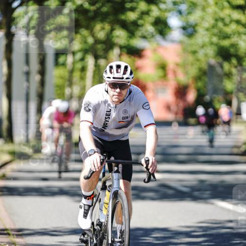 09.08.2026 - GEWOBA Citytriathlon Bremen Michael Burmester http://msf.ph/oto/9950024 09.08.2026 13:01:59 Radfahren 546, 610, 731, 764, 813, 831, 887, 889, 957, 1125 meine-sportfotos.de