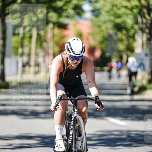 09.08.2026 - GEWOBA Citytriathlon Bremen Michael Burmester http://msf.ph/oto/9950044 09.08.2026 13:02:14 Radfahren 546, 629, 676, 887, 890, 957 meine-sportfotos.de