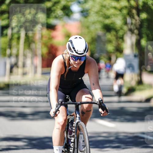 09.08.2026 - GEWOBA Citytriathlon Bremen Michael Burmester http://msf.ph/oto/9950045 09.08.2026 13:02:14 Radfahren 546, 629, 676, 887, 890, 957 meine-sportfotos.de
