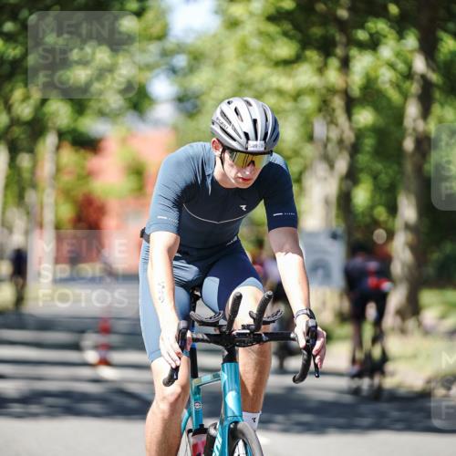09.08.2026 - GEWOBA Citytriathlon Bremen Michael Burmester http://msf.ph/oto/9950093 09.08.2026 13:02:49 Radfahren 549, 597, 607, 654, 681, 691 meine-sportfotos.de