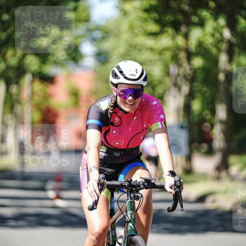 09.08.2026 - GEWOBA Citytriathlon Bremen Michael Burmester http://msf.ph/oto/9950109 09.08.2026 13:03:12 Radfahren 779, 898, 985, 1102 meine-sportfotos.de