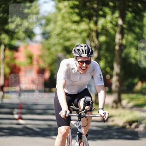 09.08.2026 - GEWOBA Citytriathlon Bremen Michael Burmester http://msf.ph/oto/9950166 09.08.2026 13:04:08 Radfahren 662, 842, 853, 883, 955, 996, 1001, 1108 meine-sportfotos.de