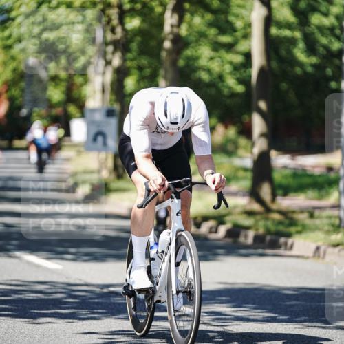 09.08.2026 - GEWOBA Citytriathlon Bremen Michael Burmester http://msf.ph/oto/9950226 09.08.2026 13:05:11 Radfahren 583, 652, 818, 830, 917, 922, 1139 meine-sportfotos.de