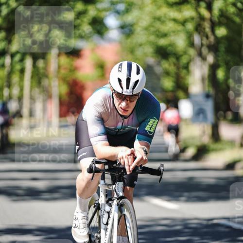 09.08.2026 - GEWOBA Citytriathlon Bremen Michael Burmester http://msf.ph/oto/9950230 09.08.2026 13:05:17 Radfahren 583, 652, 818, 830, 922, 1139 meine-sportfotos.de