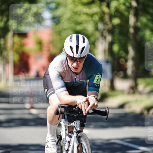 09.08.2026 - GEWOBA Citytriathlon Bremen Michael Burmester http://msf.ph/oto/9950231 09.08.2026 13:05:18 Radfahren 583, 818, 830, 922, 1139 meine-sportfotos.de