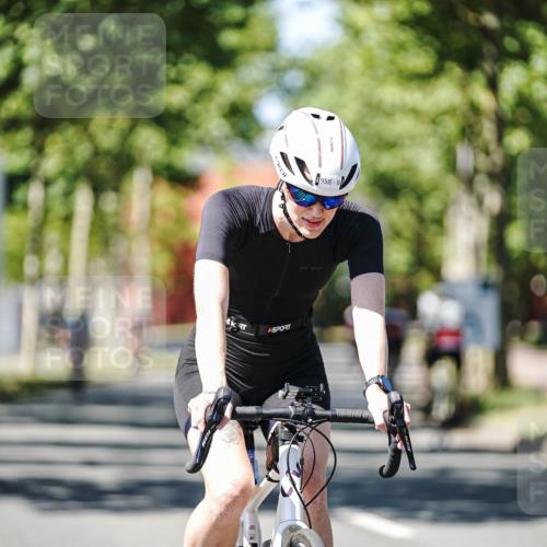 09.08.2026 - GEWOBA Citytriathlon Bremen Michael Burmester http://msf.ph/oto/9950246 09.08.2026 13:05:44 Radfahren 561, 593, 642, 958, 1116, 1145 meine-sportfotos.de