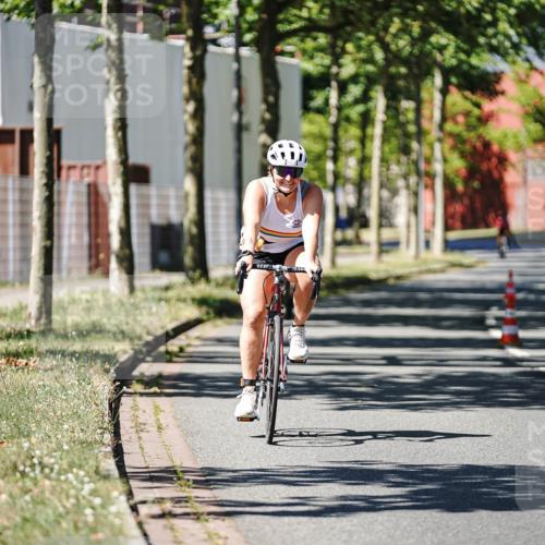 09.08.2026 - GEWOBA Citytriathlon Bremen Michael Burmester http://msf.ph/oto/9950252 09.08.2026 13:05:52 Radfahren 561, 593, 618, 913, 958, 1116, 1145 meine-sportfotos.de