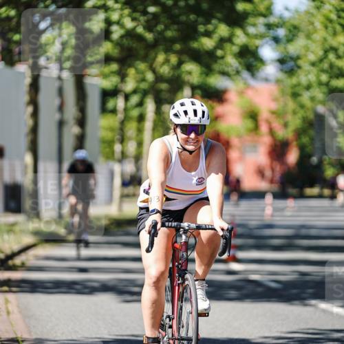 09.08.2026 - GEWOBA Citytriathlon Bremen Michael Burmester http://msf.ph/oto/9950253 09.08.2026 13:05:52 Radfahren 561, 593, 618, 913, 958, 1116, 1145 meine-sportfotos.de