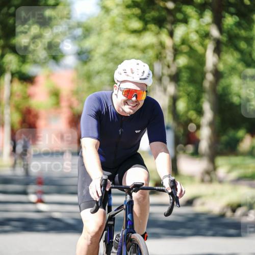 09.08.2026 - GEWOBA Citytriathlon Bremen Michael Burmester http://msf.ph/oto/9950278 09.08.2026 13:06:19 Radfahren 540, 547, 619, 645, 647, 677, 683, 685, 765, 927 meine-sportfotos.de