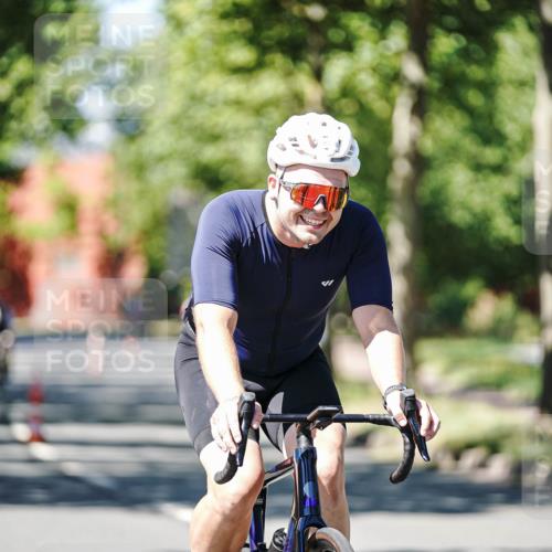 09.08.2026 - GEWOBA Citytriathlon Bremen Michael Burmester http://msf.ph/oto/9950279 09.08.2026 13:06:19 Radfahren 540, 547, 619, 645, 647, 677, 683, 685, 765, 927 meine-sportfotos.de