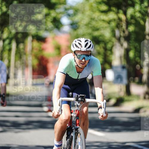09.08.2026 - GEWOBA Citytriathlon Bremen Michael Burmester http://msf.ph/oto/9950282 09.08.2026 13:06:25 Radfahren 547, 645, 647, 677, 683, 685, 765, 927 meine-sportfotos.de