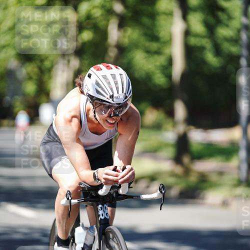 09.08.2026 - GEWOBA Citytriathlon Bremen Michael Burmester http://msf.ph/oto/9950301 09.08.2026 13:06:45 Radfahren 544, 554, 563, 624, 644, 811, 824, 874, 882, 924, 983, 987 meine-sportfotos.de