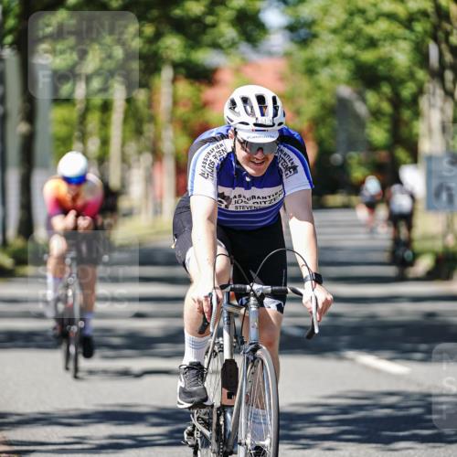 09.08.2026 - GEWOBA Citytriathlon Bremen Michael Burmester http://msf.ph/oto/9950305 09.08.2026 13:06:50 Radfahren 544, 554, 563, 644, 719, 811, 874, 924, 983 meine-sportfotos.de