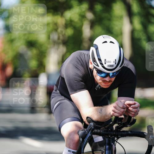 09.08.2026 - GEWOBA Citytriathlon Bremen Michael Burmester http://msf.ph/oto/9950325 09.08.2026 13:07:10 Radfahren 592, 680, 784, 1008, 1155 meine-sportfotos.de