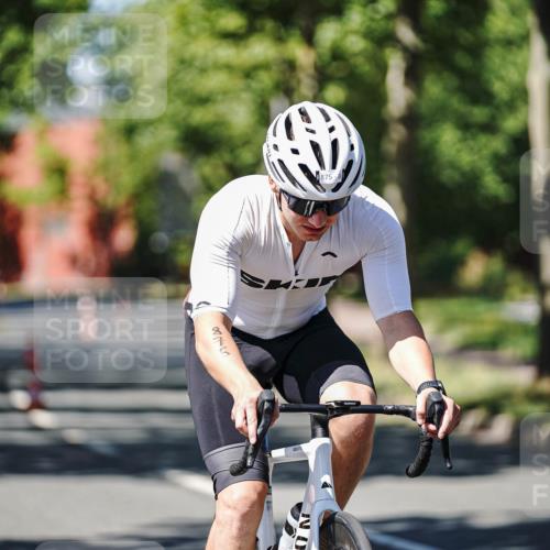 09.08.2026 - GEWOBA Citytriathlon Bremen Michael Burmester http://msf.ph/oto/9950337 09.08.2026 13:07:37 Radfahren 875, 959, 1149, 1158 meine-sportfotos.de