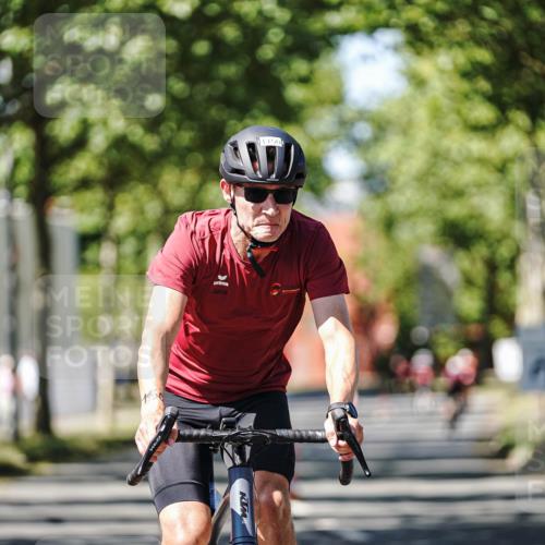 09.08.2026 - GEWOBA Citytriathlon Bremen Michael Burmester http://msf.ph/oto/9950352 09.08.2026 13:08:07 Radfahren 688, 710, 899, 1150 meine-sportfotos.de