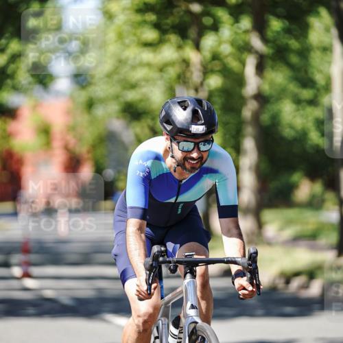 09.08.2026 - GEWOBA Citytriathlon Bremen Michael Burmester http://msf.ph/oto/9950362 09.08.2026 13:08:22 Radfahren 710, 730, 879, 899, 979, 1137 meine-sportfotos.de