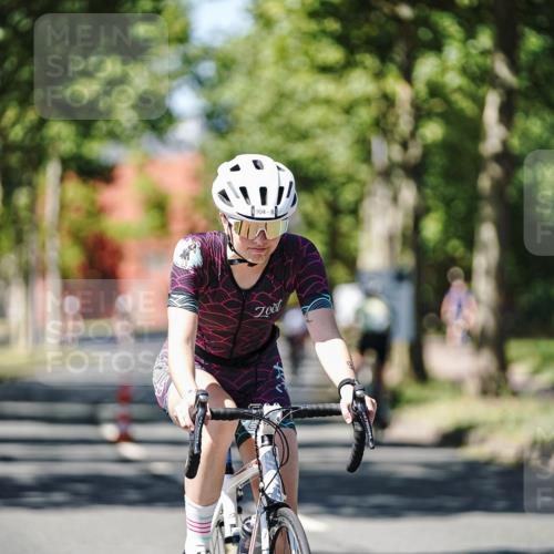 09.08.2026 - GEWOBA Citytriathlon Bremen Michael Burmester http://msf.ph/oto/9950375 09.08.2026 13:08:34 Radfahren 730, 756, 820, 879, 904, 1016, 1137 meine-sportfotos.de