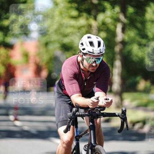 09.08.2026 - GEWOBA Citytriathlon Bremen Michael Burmester http://msf.ph/oto/9950387 09.08.2026 13:08:53 Radfahren 594, 605, 641, 686, 852, 1133 meine-sportfotos.de