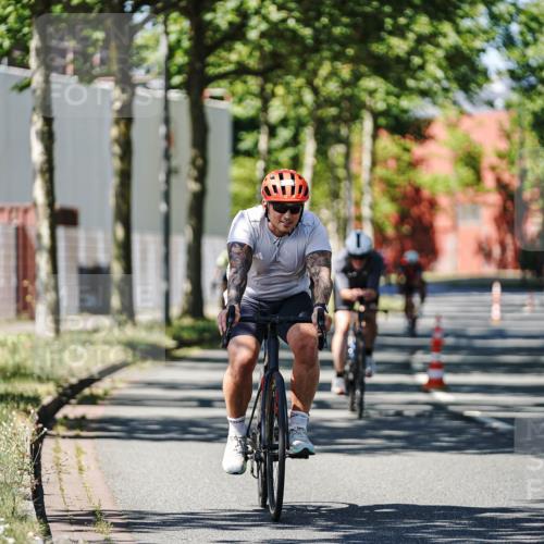 09.08.2026 - GEWOBA Citytriathlon Bremen Michael Burmester http://msf.ph/oto/9950404 09.08.2026 13:09:19 Radfahren 724, 795, 826, 1103, 1114, 1143 meine-sportfotos.de