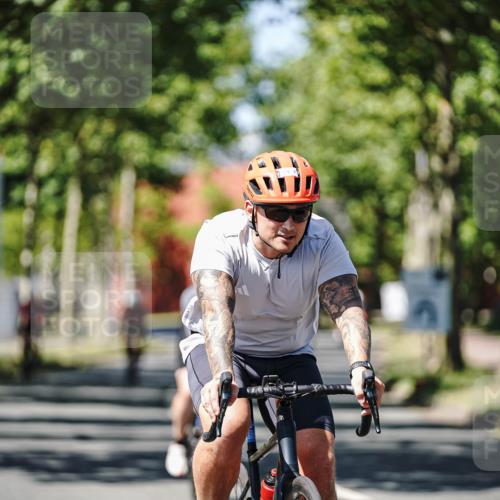 09.08.2026 - GEWOBA Citytriathlon Bremen Michael Burmester http://msf.ph/oto/9950407 09.08.2026 13:09:19 Radfahren 724, 795, 826, 1103, 1114, 1143 meine-sportfotos.de