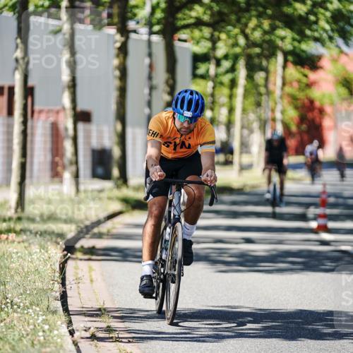 09.08.2026 - GEWOBA Citytriathlon Bremen Michael Burmester http://msf.ph/oto/9950419 09.08.2026 13:09:36 Radfahren 585, 877, 905, 946, 963, 999, 1114, 1129, 1141 meine-sportfotos.de
