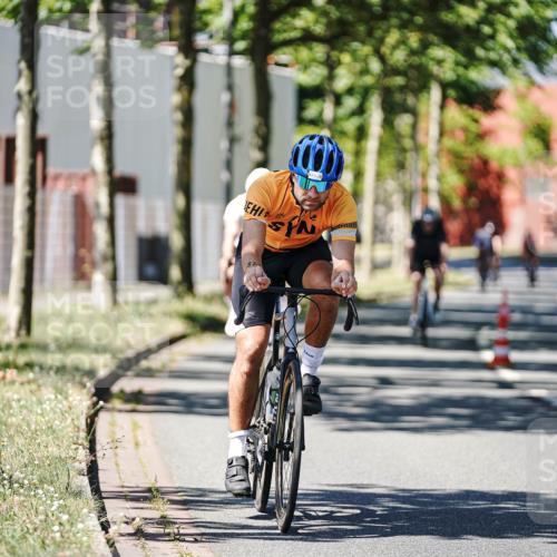 09.08.2026 - GEWOBA Citytriathlon Bremen Michael Burmester http://msf.ph/oto/9950420 09.08.2026 13:09:36 Radfahren 585, 877, 905, 946, 963, 999, 1114, 1129, 1141 meine-sportfotos.de