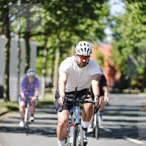 09.08.2026 - GEWOBA Citytriathlon Bremen Michael Burmester http://msf.ph/oto/9950423 09.08.2026 13:09:38 Radfahren 585, 877, 905, 914, 946, 963, 999, 1009, 1129, 1141 meine-sportfotos.de