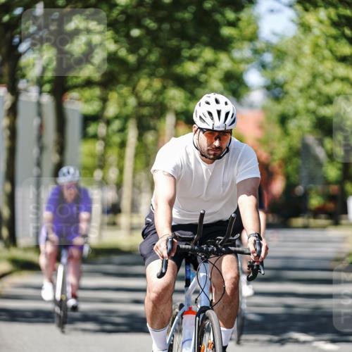 09.08.2026 - GEWOBA Citytriathlon Bremen Michael Burmester http://msf.ph/oto/9950424 09.08.2026 13:09:39 Radfahren 585, 877, 905, 914, 946, 947, 963, 999, 1009, 1129, 1141 meine-sportfotos.de