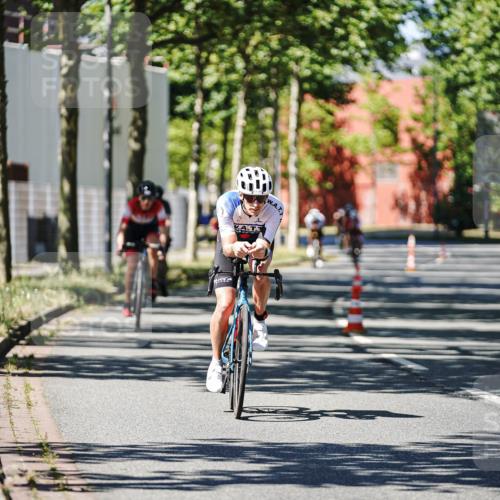 09.08.2026 - GEWOBA Citytriathlon Bremen Michael Burmester http://msf.ph/oto/9950428 09.08.2026 13:09:43 Radfahren 585, 822, 877, 905, 914, 946, 947, 963, 999, 1009, 1013, 1129, 1141 meine-sportfotos.de