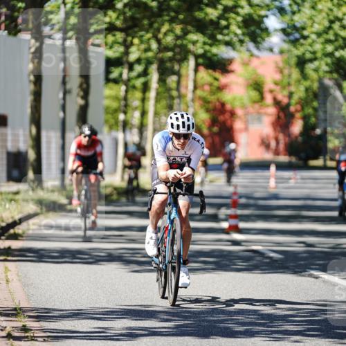 09.08.2026 - GEWOBA Citytriathlon Bremen Michael Burmester http://msf.ph/oto/9950429 09.08.2026 13:09:43 Radfahren 585, 822, 877, 905, 914, 946, 947, 963, 999, 1009, 1013, 1129, 1141 meine-sportfotos.de