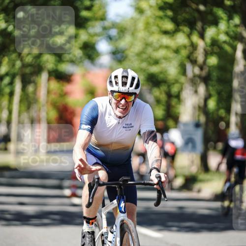09.08.2026 - GEWOBA Citytriathlon Bremen Michael Burmester http://msf.ph/oto/9950463 09.08.2026 13:10:09 Radfahren 545, 778, 799, 807, 1130 meine-sportfotos.de
