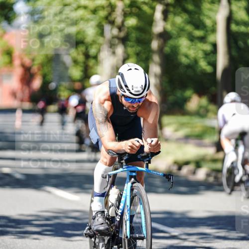09.08.2026 - GEWOBA Citytriathlon Bremen Michael Burmester http://msf.ph/oto/9950467 09.08.2026 13:10:23 Radfahren 748, 807 meine-sportfotos.de
