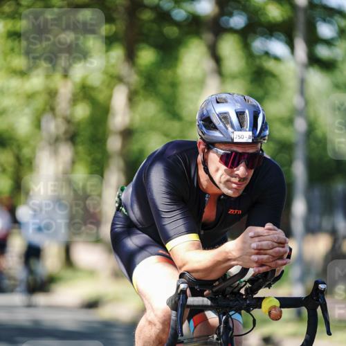 09.08.2026 - GEWOBA Citytriathlon Bremen Michael Burmester http://msf.ph/oto/9950482 09.08.2026 13:10:52 Radfahren 598, 615, 716, 717, 750, 794, 823, 964, 967, 993 meine-sportfotos.de