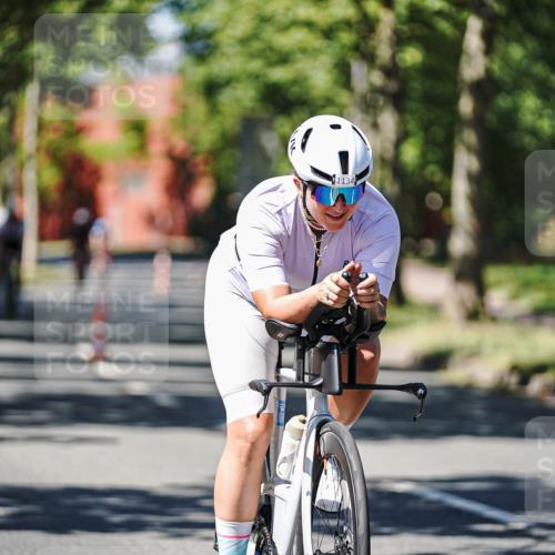 09.08.2026 - GEWOBA Citytriathlon Bremen Michael Burmester http://msf.ph/oto/9950498 09.08.2026 13:11:12 Radfahren 555, 566, 596, 600, 615, 639, 679, 728, 749, 788, 792, 814, 884, 964 meine-sportfotos.de