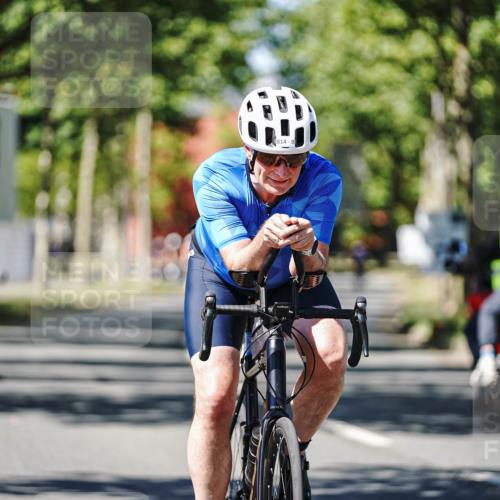 09.08.2026 - GEWOBA Citytriathlon Bremen Michael Burmester http://msf.ph/oto/9950508 09.08.2026 13:11:18 Radfahren 555, 566, 596, 600, 639, 679, 728, 749, 788, 792, 814 meine-sportfotos.de