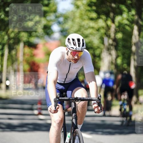 09.08.2026 - GEWOBA Citytriathlon Bremen Michael Burmester http://msf.ph/oto/9950528 09.08.2026 13:11:36 Radfahren 582, 606, 609, 611, 655, 790, 869, 901 meine-sportfotos.de
