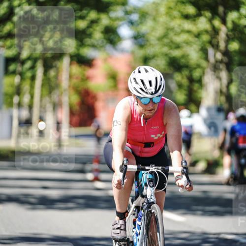 09.08.2026 - GEWOBA Citytriathlon Bremen Michael Burmester http://msf.ph/oto/9950532 09.08.2026 13:11:39 Radfahren 582, 606, 609, 611, 655, 726, 790, 869, 901, 990 meine-sportfotos.de