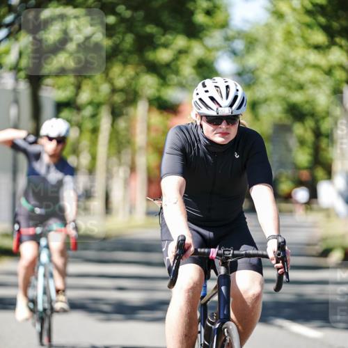 09.08.2026 - GEWOBA Citytriathlon Bremen Michael Burmester http://msf.ph/oto/9950580 09.08.2026 13:12:29 Radfahren 552, 636, 638, 744, 745, 758, 816, 846, 861, 864, 895, 909, 911, 935, 981, 1015, 1019, 1111 meine-sportfotos.de